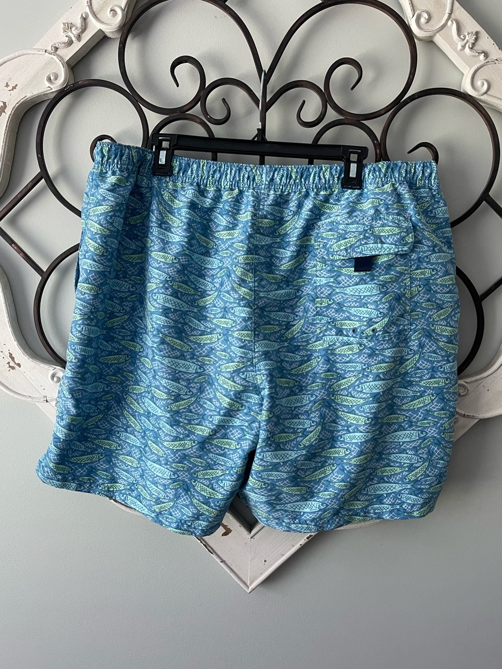 Men’s Vineyard Vines Swim Trunks - Picture 3 of 6